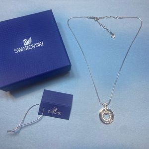 Swarovski Circle Pendant & Chain 681251